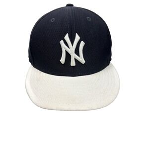 New York Yankees Hat Cap Fitted Mens 7 3/8 Black White MLB Baseball New Era